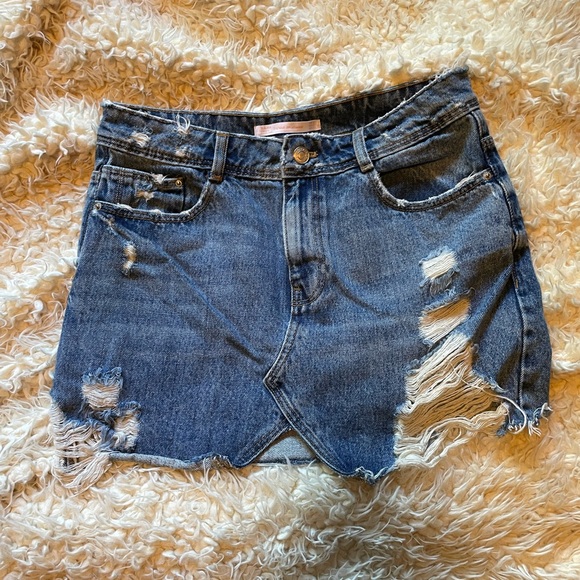 Zara denim distressed mini skirt - Picture 2 of 3